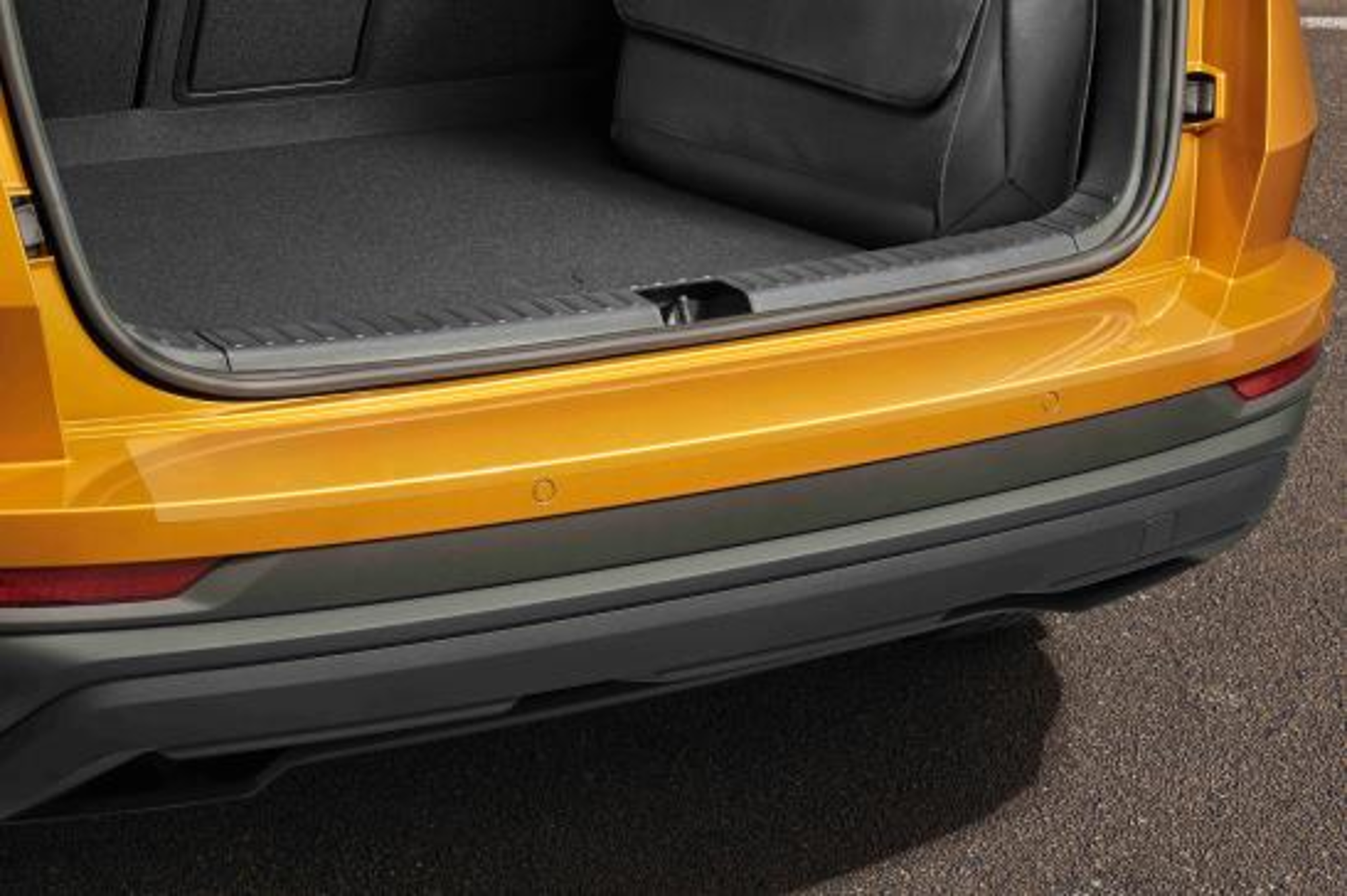 Autocollant de protection de pare-chocs arrière de coffre de voiture en  fibre de carbone, t
